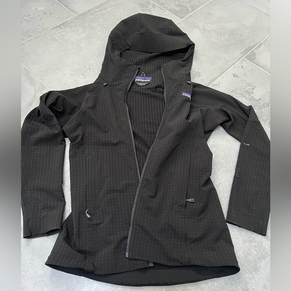 NWOT Patagonia R1 Zip Hoodie